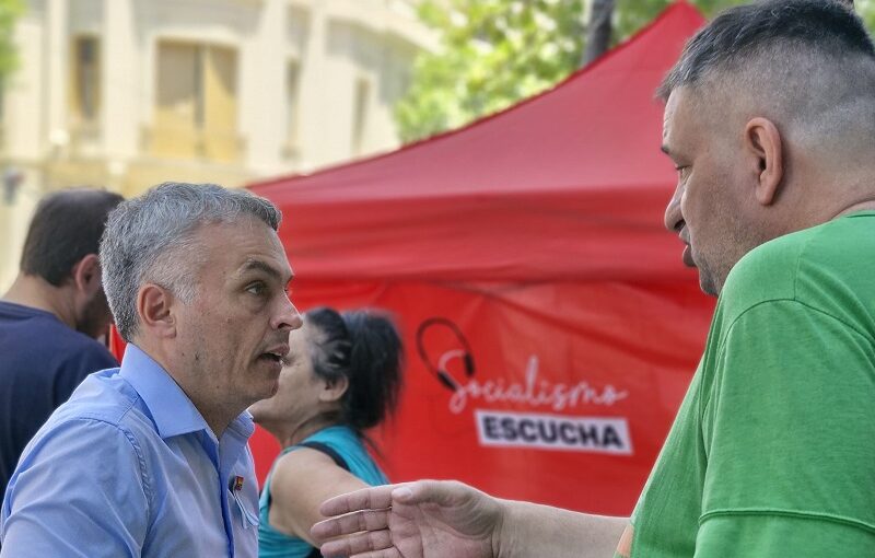 El socialismo armó una carpa frente al Congreso contra Milei